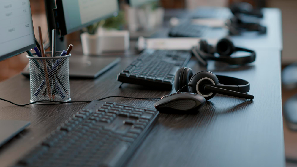 7 ways to reduce call center costs with automation in Pakistan