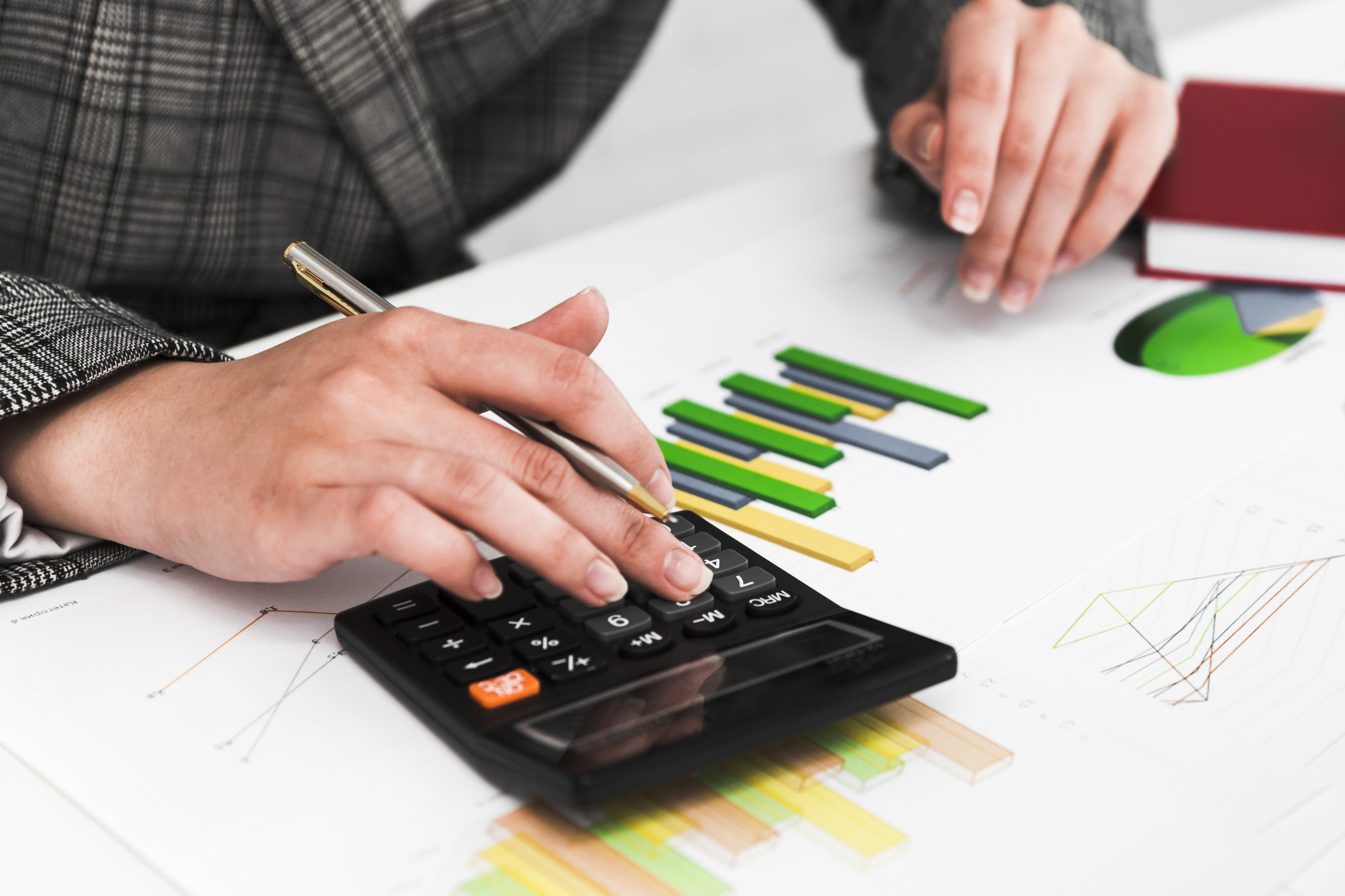 Call center operating cost breakdown in Pakistan — 60-70% agent salaries, 15-20% technology, 10-15% facilities